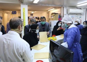 په ایران کې؛ د کرونا ویروس له امله رامنځ ته شوي ګواښونه په ډېرېدو دي