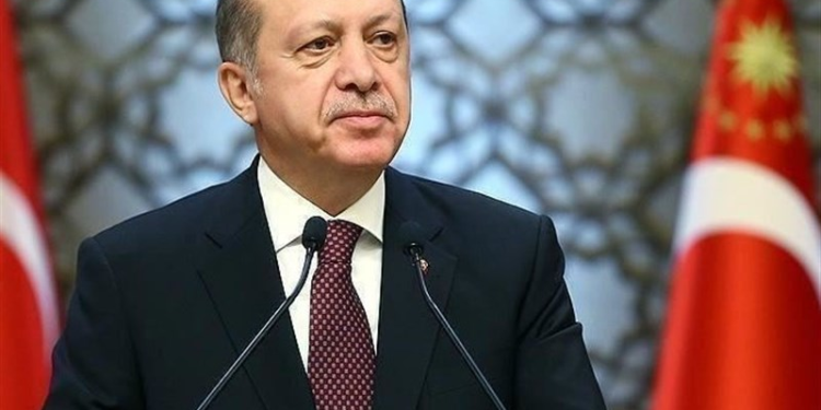 اردوغان خپلو هېوادوالو ته: کرونا جدي ونیسئ د امکان تر حده له کورونو مه راوځئ