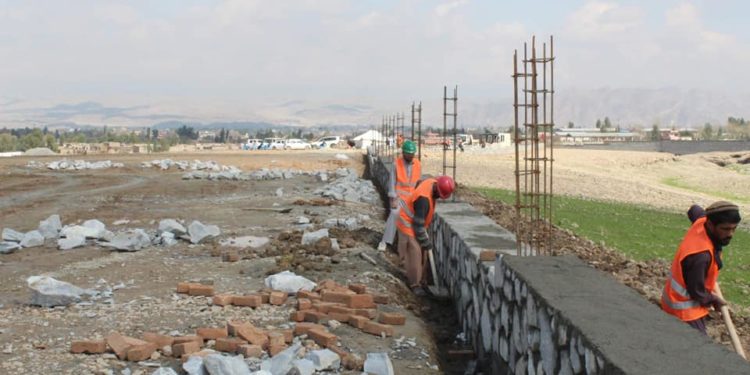 حیدري: په ننګرهار کې د ۱۴۲ میلیونو افغانیو په لګښت د اوبو رسونې پروژې پلې کېږي