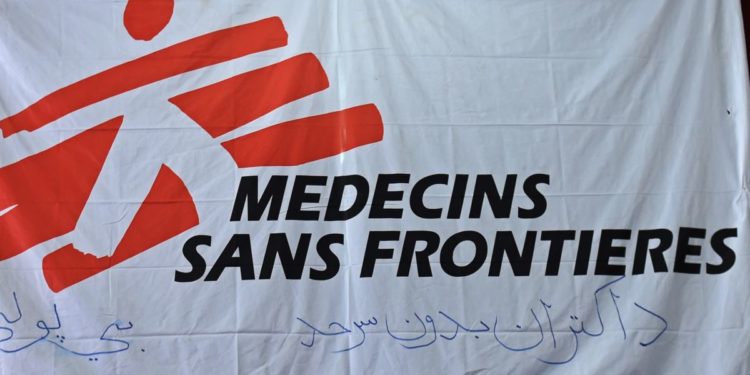 د بې پولې ډاکټرانو ټولنه:  افغانستان له کرونا سره د مبارزې په برخه کې له ستونزو سره مخ دی
