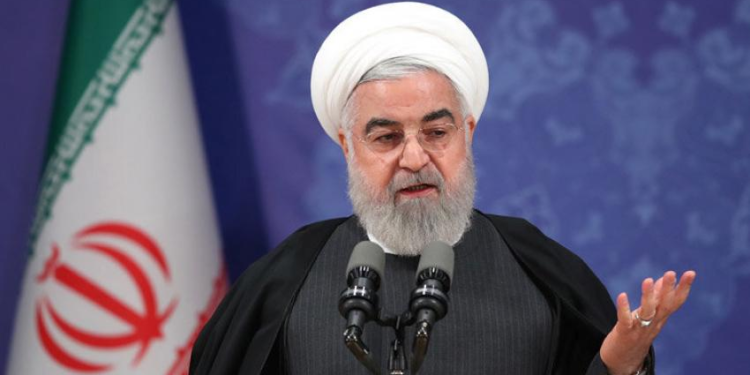 د امریکا بندیزونو؛ له کرونا ویرس سره د ایران مبارزه زیانمنه کړې