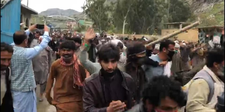 نن سهار زرګونه کسان له معاینې پرته په تورخم را واوښتل