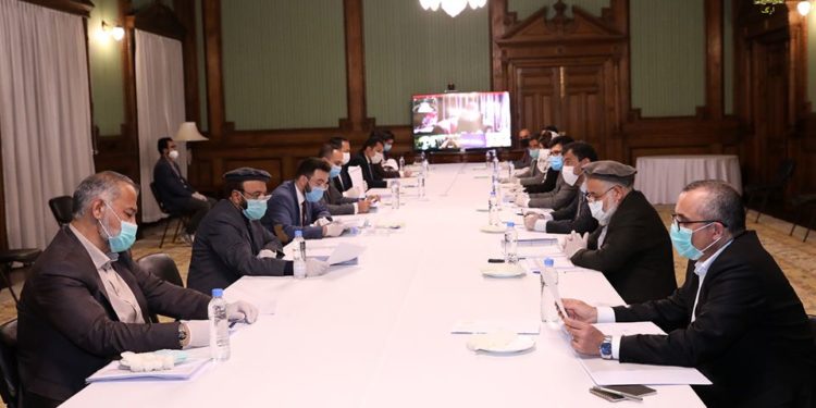 کرونا؛ د قربانیانو جسدونو د انتقال لپاره آمبولانسونه اخیستل کېږي