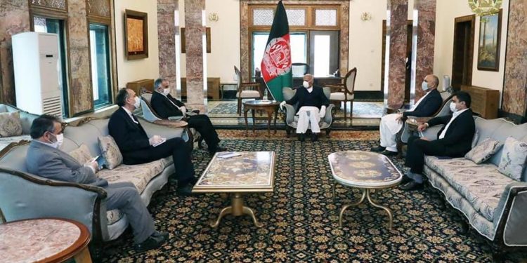 ایران او افغان چارواکو؛ پر کډوالو، سولې او سوداګرۍ خبرې کړې دي