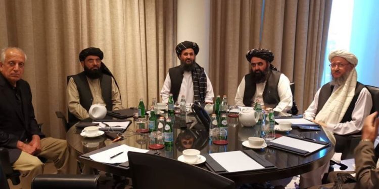 دوحه کې؛ خلیلزاد او ملا برادر د سولې هوکړې پر تطبیق خبرې کړې دي