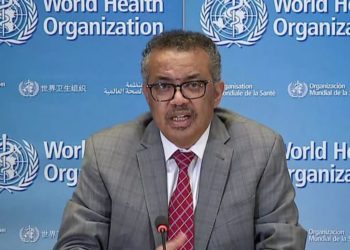 د روغتیا نړیوال سازمان مشر: سفرونو ته بېړه مه کوئ، کرونا مو په اسانه نه پرېږدي