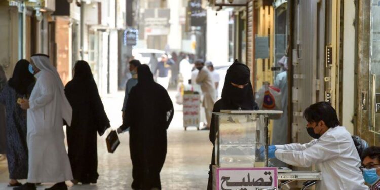 سعودي او اماراتو؛ بندیزونو کې د نرمښت اعلان کړی دی