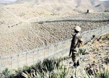پاکستاني پوځیانو؛ په کونړ کې له کرښې دې غاړې ته پوستې جوړې کړې دي