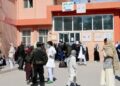 د میلیونونو ډالرو؛ مرستو سربېره کرونا هېواد کې مرګونی حالت خپل کړی