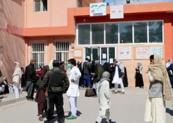 د میلیونونو ډالرو؛ مرستو سربېره کرونا هېواد کې مرګونی حالت خپل کړی