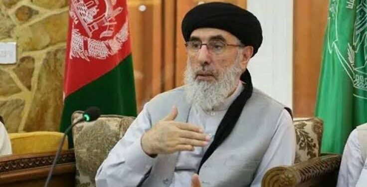 حکمتیار: حکومت دې د هدفي وژنو او مرموزو بریدونو مخه ونیسي