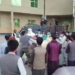 علي جناح روغتون کې؛ د اکسیجن کمښت ناروغ لرونکو یو بل تر ګریوانونو نیولي