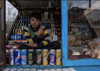 ګارډین:بې کیفیته مشروباتو د افغانانو روغتیا له ګواښ سره مخ کړې