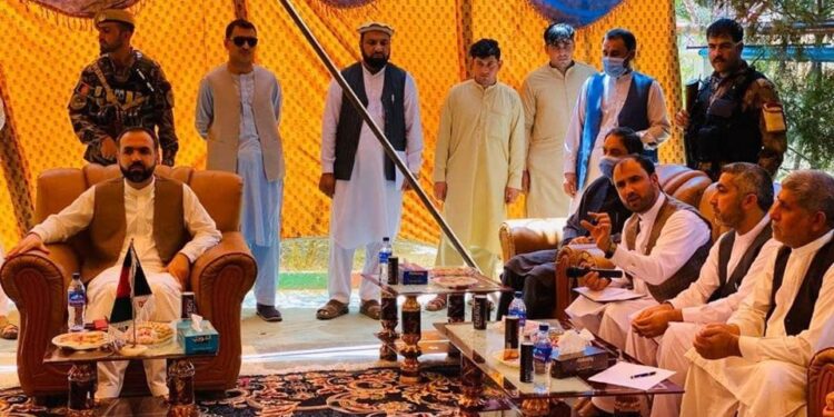 افغان او پاکستاني چارواکو د سوداګریزو چارو پر اسانتیا خبرې کړې