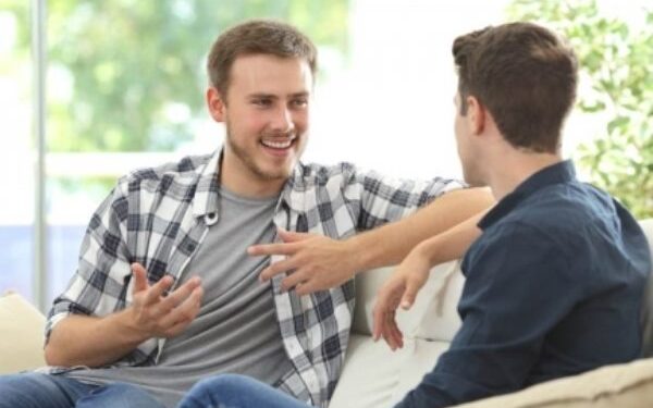 د ستونزو په وخت کې له ملګرو سره څه ډول مرسته کولی شو؟