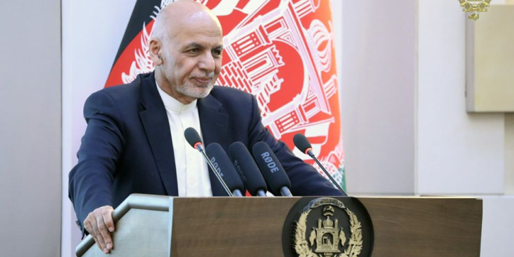 ولسمشر غني: د هېواد په رسمي ژبو؛ دروغ نه شم ویلی، ژمنه کوم چې هېواد ته به ملي سوله راولم
