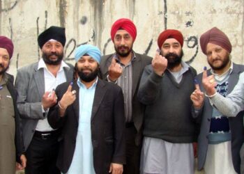 هند ۷۰۰ افغان سېکانو او هندوانو ته دایمي ویزې ورکوي
