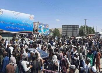 غزني کې لاریونوال: له مودې راهیسي وژل کېږو خو هیڅوک مو غږ نه اوري
