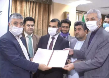 د ایران له لوري مرسته شوي طبي توکي افغانستان ته رسېدلي
