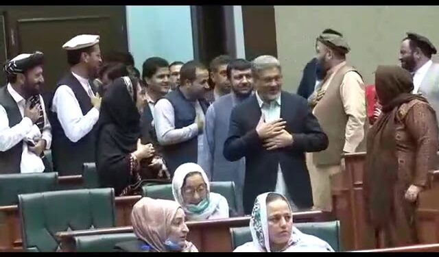 په پارلماني چارو کې د دولت مخکنی وزیر غلام فاروق وردګ د مشرانو جرګې له خوا وستایل شو