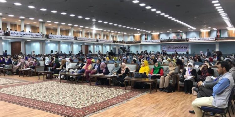 د کاري کمېټو پرېکړه؛ طالب زندانیان دې خوشې او ښکېل لوري دې اوربند وکړي