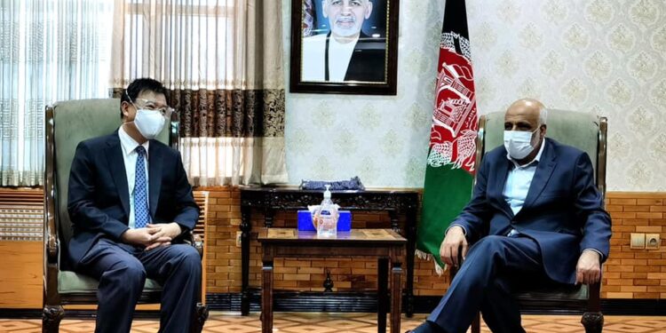 د چین سفیر د مذاکراتي پلاوي له مشر معصوم ستانکزي سره کتلي