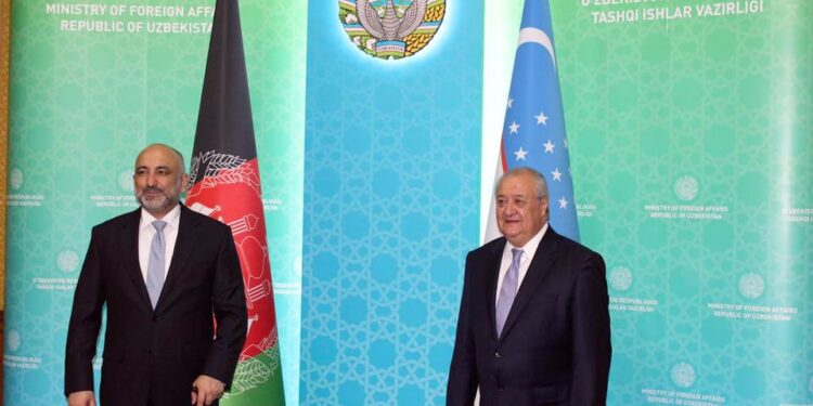 افغانستان له ازبکستان سره د برېښنا د لېږد قرارداد لاسليک کړ