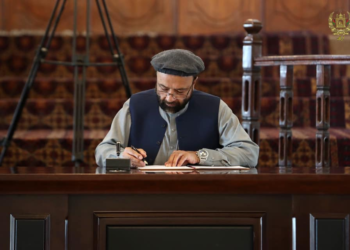 له مخالفتونو سره سره؛ نړیوال بانک سره د ملي دسترخوان سند لاسلیک شو