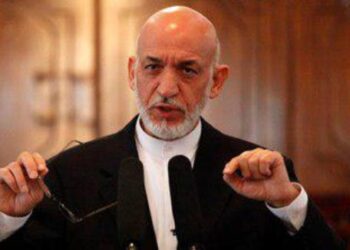 حامد کرزی طالبانو ته؛ جګړه بس کړئ، د سولې لپاره له غوره فرصت ګټه پورته کړئ