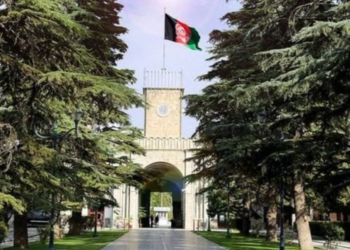 افغان حکومت: د طالبانو بندیان مو خوشي کړل، دوی هم کومانډویان خوشي کړي دي