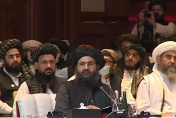 ملا برادر: مذاکرات باید په پوره حوصله مندۍ مخ ته یوړل شي