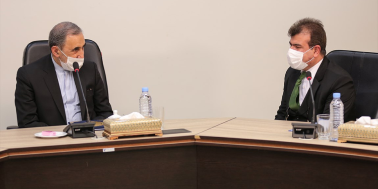 ایران: د افغان سولې او بهرنیو ځواکونو د وتلو ملاتړ کوو