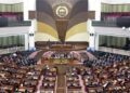 وکیلان: د فرانسې پر وړاندې د ولسمشر غني چوپتیا د زغملو نه ده