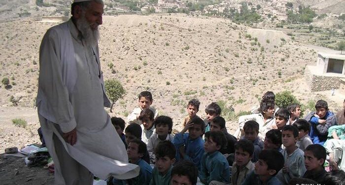 نړیوال بانک:افغانستان کې زرګونه ښوونځي ودانۍ نه لري