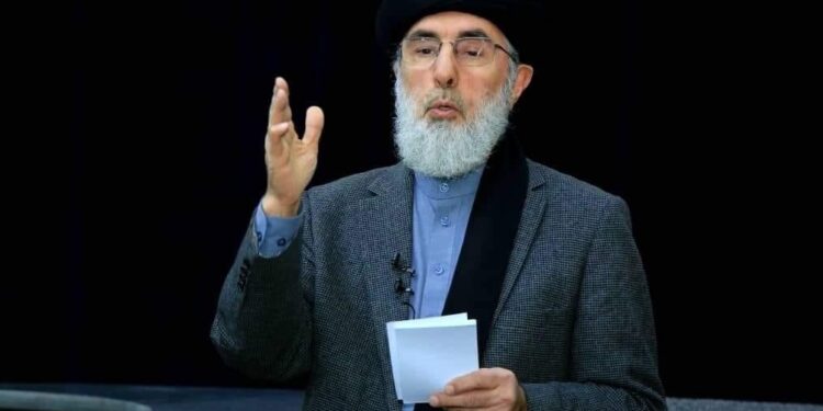 حکمتیار:مذاکراتو کې اساسي مسایل،د قدرت انتقال او اوربند دی