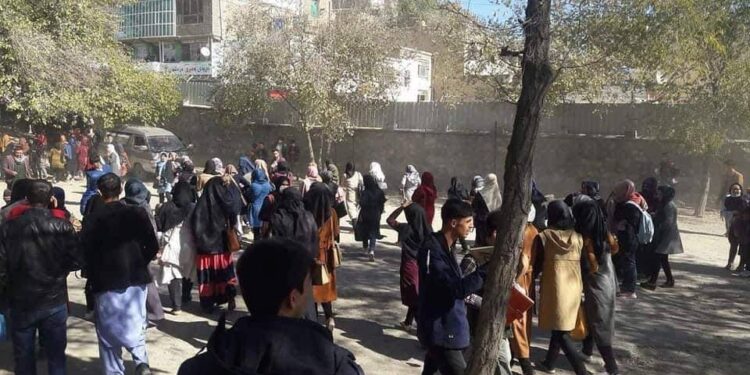 پر کابل پوهنتون برید؛ جګړه روانه ده، تر اوسه شپږ کسان ټپیان شوي دي