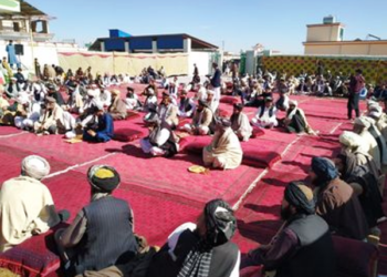 یو شمېر قومي مخورو؛ له طالبانو او حکومت څخه د اوربند غوښتنه کړې