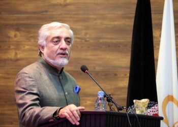عبدالله:جګړه د حل لاره نه ده، طالبان دې د سولې هڅې زیاتې کړي