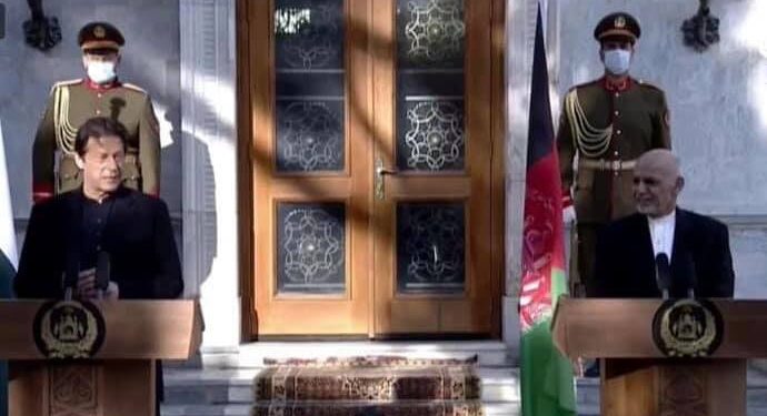 عمران خان: ډاډه اوسئ د افغان سولې برخه کې لازمه همکاري کوو
