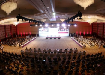 قطر کې مذاکراتي ډلې نن لومړنۍ ناسته تر سره کوي