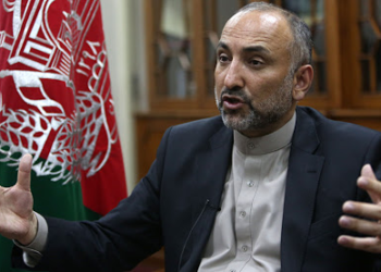 حنیف اتمر: نړیوال د هغه سولې ملاتړ کوي چې لاس ته راوړنې وساتي