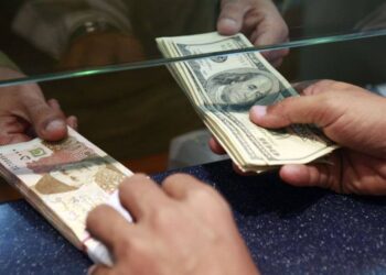پاکستان؛ تېرو پنځو میاشتو کې څلورنیم میلیارده ډالر پوروړی شوی