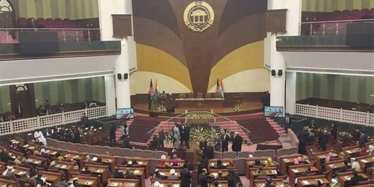 ولسي جرګه: حکومت او طالبان دې؛  د سولې خبرې د ځای او مکان نه قرباني کوي