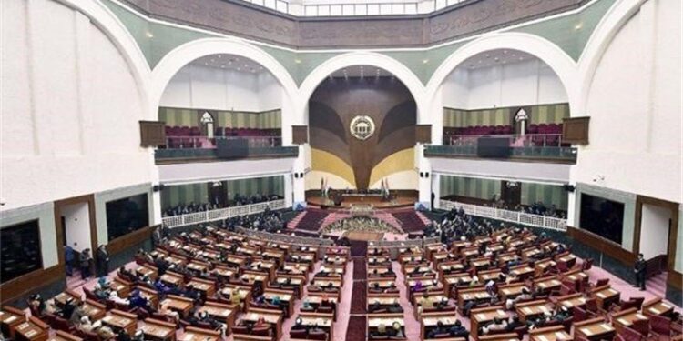 وکیلان: حکومت د ښوونکو د معاشونو له لوړولو سره مخالفت کوي