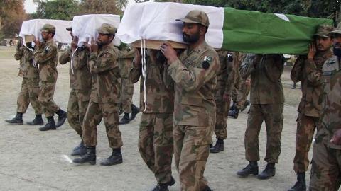 کشمیر کې؛ هندي پوځ سره نښته کې دوه پاکستاني پوځيان وژل شوي