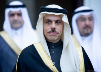 سعودي: امریکا او اروپا سره د ایران پر فعالیتونو خبرې کوو