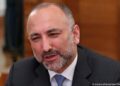 حنیف اتمر: طالبان د اوربند په منلو د تاوتریخوالي له مسوولیت خلاصيږي