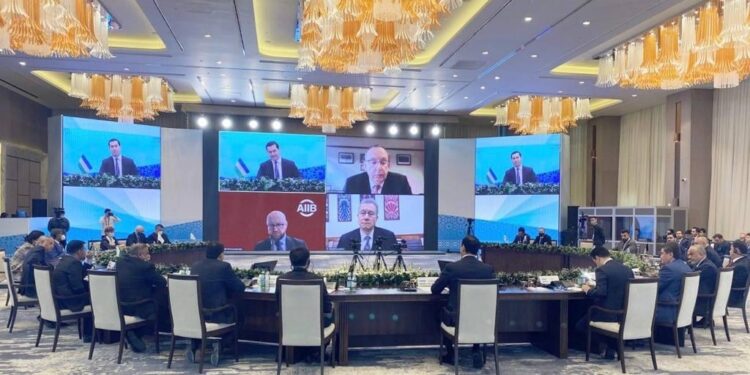 افغانستان، پاکستان او ازبکستان د رېل پټلۍ پر جوړولو هوکړه کړې