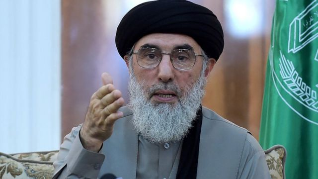 ګلبدین حکمتیار: د بلې جګړې لپاره له بندرونو نوې وسلې را روانې دي