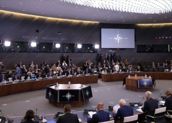 ناټو د دفاع وزیرانو غونډه؛ ښایي د سرتېرو د پاتې کېدو پرېکړه وکړي